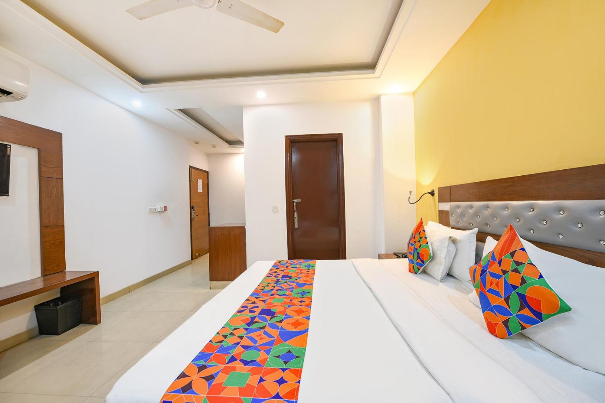 Fabhotel The Kings Plaza Ню Делхи Екстериор снимка