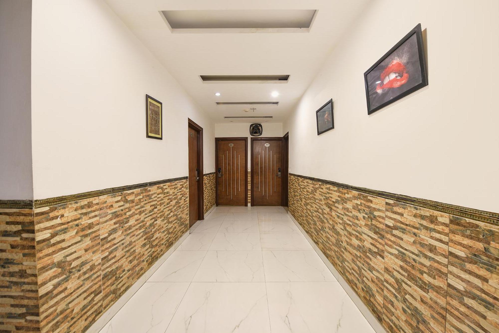 Fabhotel The Kings Plaza Ню Делхи Екстериор снимка