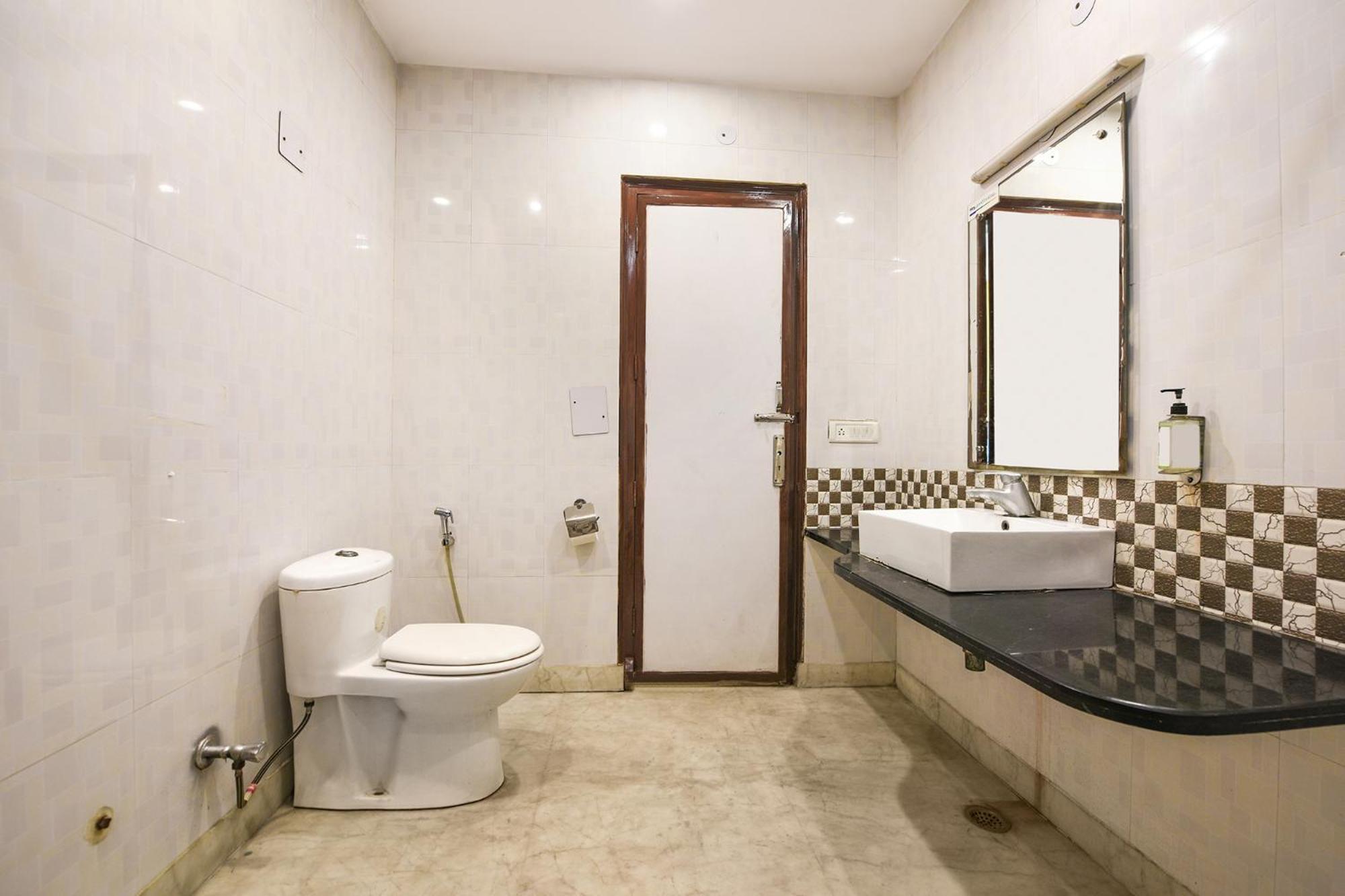 Fabhotel The Kings Plaza Ню Делхи Екстериор снимка